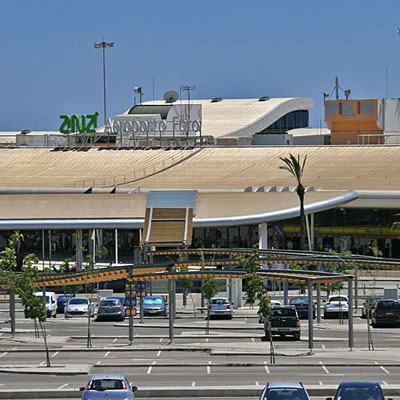 Área de recolha de passageiros para transfers do aeroporto de Faro