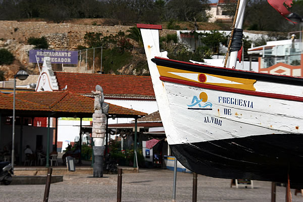 Barco de pesca antigo usado pelos pescadores de Alvor